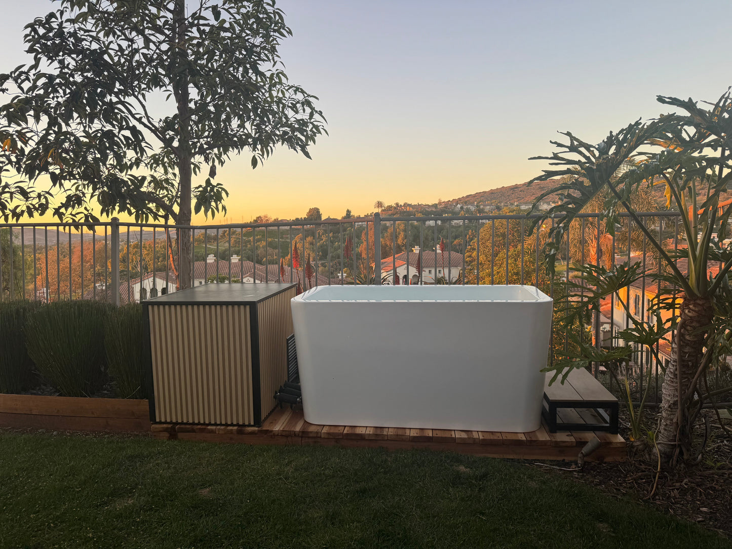 X Tub Cold Plunge + LUX High Performance Chiller and Filtration System